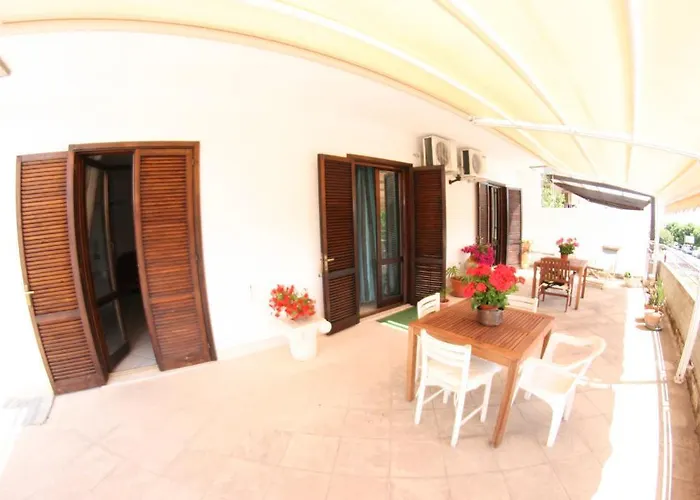 Sigismondo Castromediano 2* Lecce