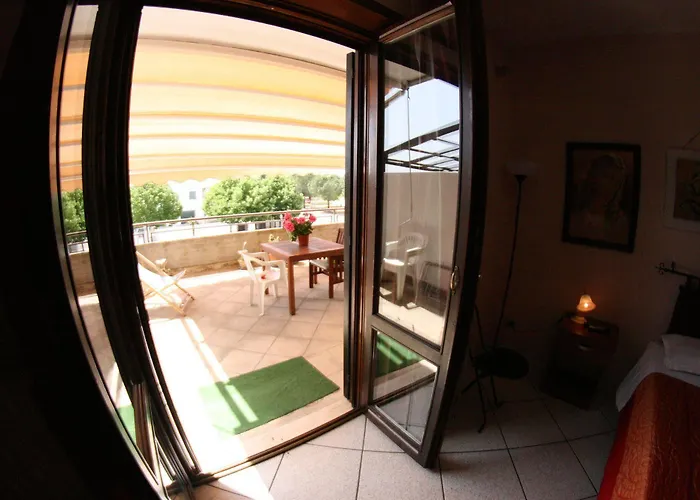 Sigismondo Castromediano Bed & Breakfast 2*